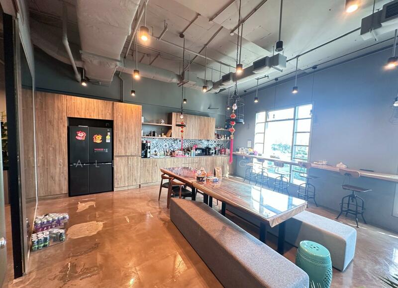 Bugis Junction Towers, 230 Victoria Street, 3,725 sqft, Office For Rent, by Sally Huang 黄文雅, 500037227 - Kitchen - CommercialGuru.com.sg