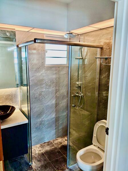 8B Upper Boon Keng Road HDB Flat For Sale at S$ 1,280,000 | PropertyGuru Singapore - Bathroom