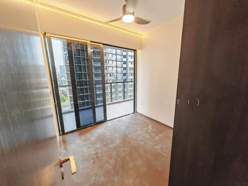 Tembusu Grand, 94 Jalan Tembusu, 5 Bedrooms, 1,711 sqft, Condominium For Rent, by Hugo (Ping Wei) Xu, 500037382 - 4th Bedroom connected to Balcony - PropertyGuru.com.sg