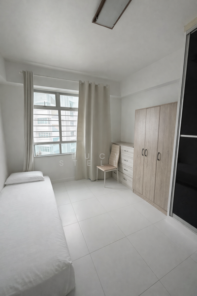 447B Jalan Kayu HDB Flat For Sale at S$ 565,888 | PropertyGuru Singapore - Master Bedroom