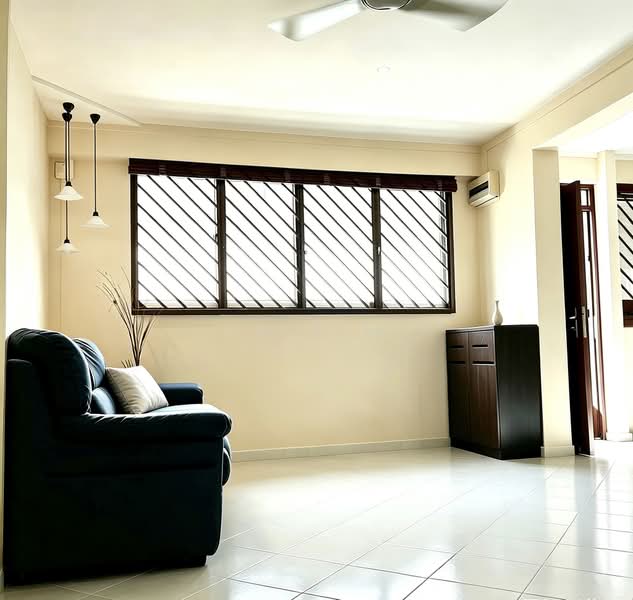 105 Pasir Ris Street 12, 105 Pasir Ris Street 12, 3 Bedrooms, 1,161 sqft, HDB Flat For Sale, by LH Sim, 500037740 - Living Room - PropertyGuru.com.sg