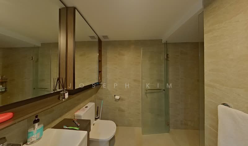 Riverfront Residences Condominium For Sale at S$ 1,728,888 | PropertyGuru Singapore - Master Bathroom