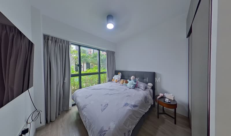 Riverfront Residences Condominium For Sale at S$ 1,728,888 | PropertyGuru Singapore - Master Bedroom