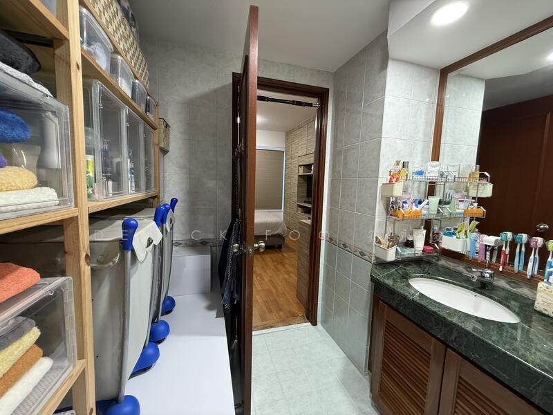 Master Bathroom (En-suite)