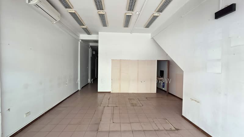 Joo Chiat Road High Footfall, suit Takeaway, Retail, Coffee, Fashion, Gym, Fitness, Showroom, 259 Joo Chiat Road, 1,600 sqft, Shop / Shophouse For Rent, by James Yeow, 500037850 - Wide and High ceiling - CommercialGuru.com.sg