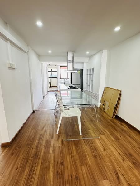 13 Holland Drive HDB Flat For Sale at S$ 580,000 | PropertyGuru Singapore - Kitchen