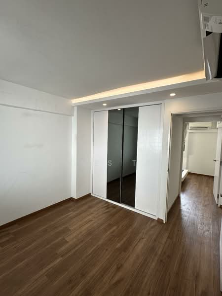 13 Holland Drive HDB Flat For Sale at S$ 580,000 | PropertyGuru Singapore - Interior