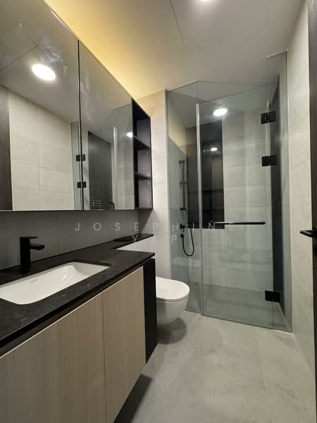 Jervois Mansion, 4 Jervois Close, 5 Bedrooms, 1,808 sqft, Condominium For Rent, by Josephine Yap, 500037952 - Bathroom - PropertyGuru.com.sg