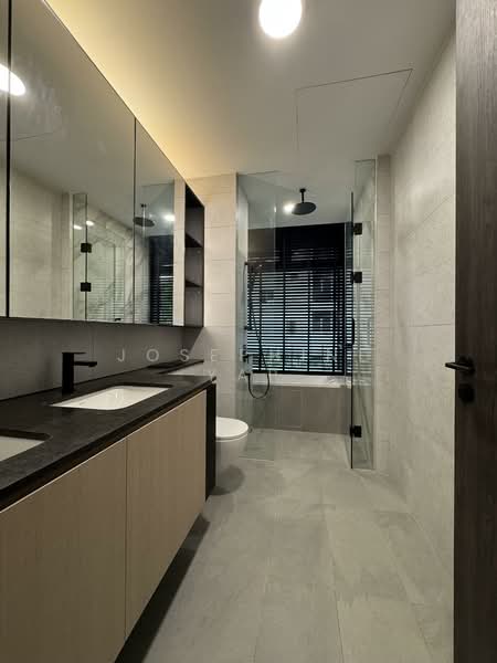 Jervois Mansion, 4 Jervois Close, 5 Bedrooms, 1,808 sqft, Condominium For Rent, by Josephine Yap, 500037952 - Bathroom - PropertyGuru.com.sg