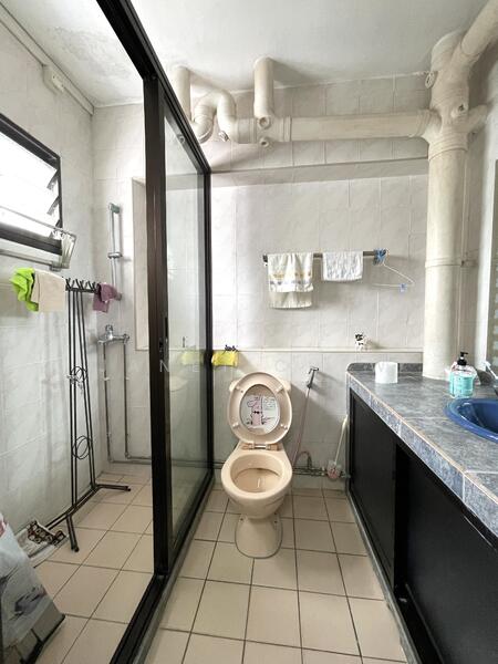 For Sale - 779 Woodlands Crescent