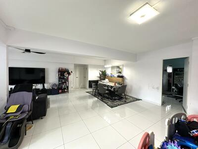 For Sale - 142 Tampines Street 12