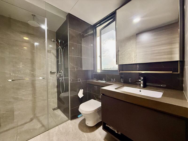 Ensuite master bathroom