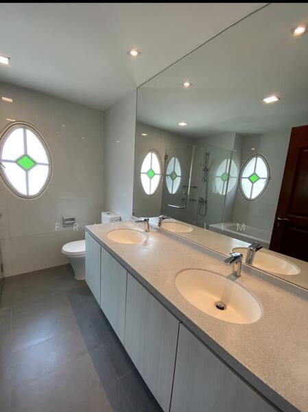 Gentle Villas Semi-Detached House For Sale at S$ 6,843,350 | PropertyGuru Singapore - Bathroom