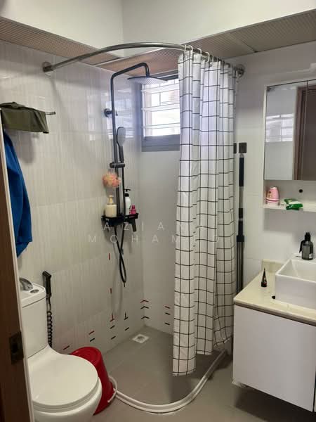 422A Northshore Drive HDB Flat For Sale at S$ 730,000 | PropertyGuru Singapore - Bathroom