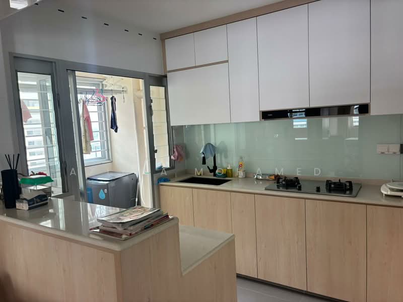 422A Northshore Drive HDB Flat For Sale at S$ 730,000 | PropertyGuru Singapore - Kitchen