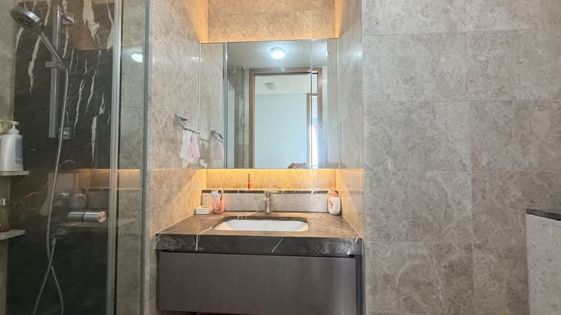 Marina One Residences, 21 Marina Way, 3 Bedrooms, 1,518 sqft, Condominium For Rent, by Mick Ho, 500038067 - Bathroom - PropertyGuru.com.sg