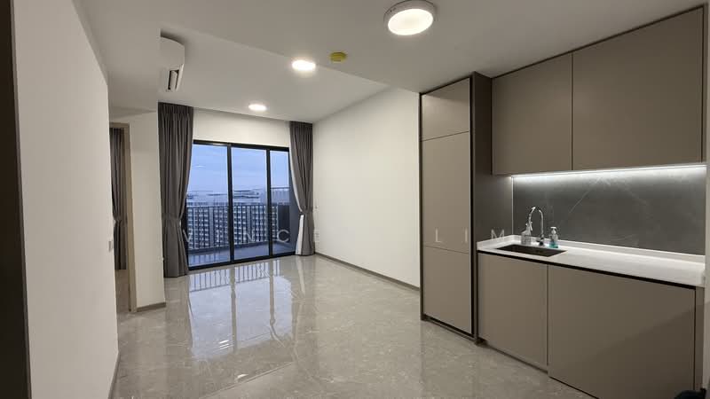 Sengkang Grand Residences, 74 Compassvale Bow, 2 Bedrooms, 764 sqft, Condominium For Sale, by Vincent Lim, 500038084 - Kitchen - PropertyGuru.com.sg