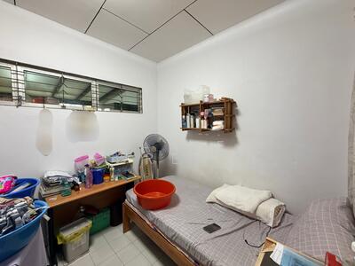 For Sale - Very Cheap Rare Freehold Semi-D, Privacy, Wide Frontage, Near MRT