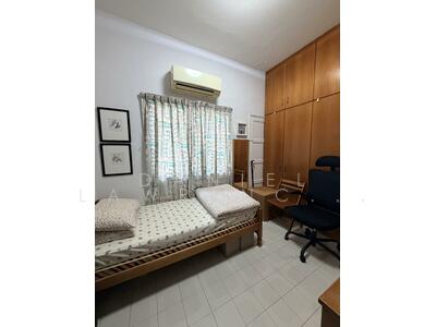 For Sale - Very Cheap Rare Freehold Semi-D, Privacy, Wide Frontage, Near MRT