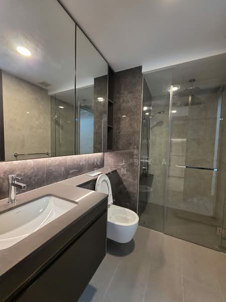 Tembusu Grand, 98 Jalan Tembusu, 1 Bedroom, 527 sqft, Condominium For Rent, by Fransiska Tan, 500038101 - Bathroom - PropertyGuru.com.sg