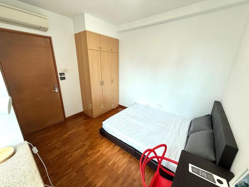Queens, 10 Stirling Road, Alexandra / Commonwealth, Room Rental, 100 sqft, Condominium For Rent, by Sean Ong, 500038155 - Bedroom - PropertyGuru.com.sg