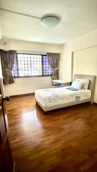 250 Tampines Street 21, 250 Tampines Street 21, 3 Bedrooms, 1,119 sqft, HDB Flat For Sale, by Josee Phang, 500038179 - Bedroom - PropertyGuru.com.sg