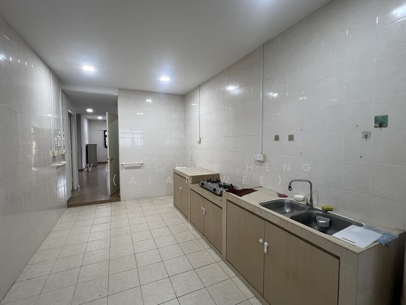 For Sale - 526 Jurong West Street 52