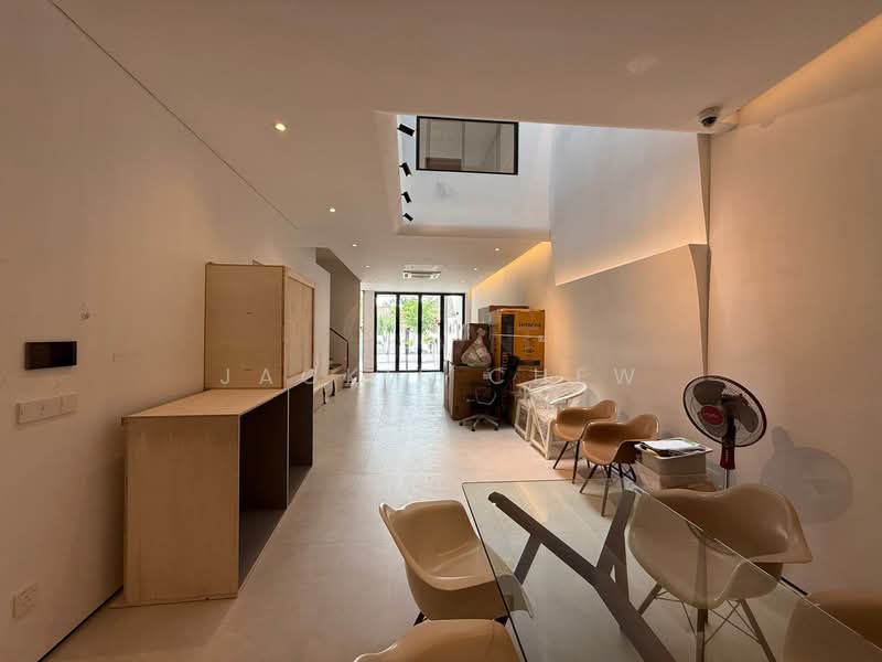 ❤️GIANT⚡️Auspicious Unit Numbers! Brand New 3 lvls Inter-Terrace in D20! Terraced House For Sale at S$ 6,400,000 | PropertyGuru Singapore - Interior