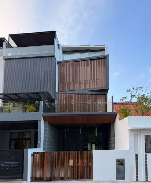 For Sale - ❤️GIANT⚡️Brand New 5 Lvls Inter-Terrace near Kovan MRT w Mezzanine, Attic & Lift