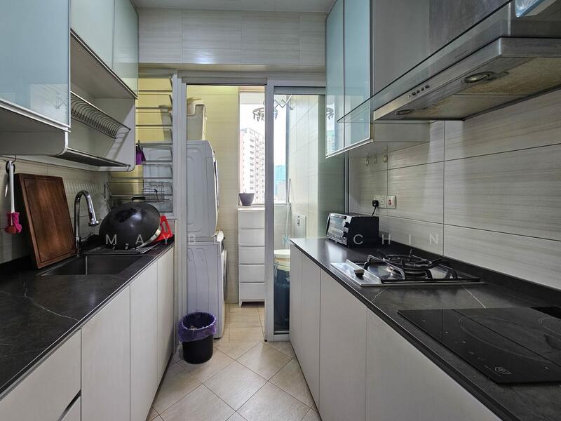 The Merlot Apartment For Sale at S$ 1,480,000 | PropertyGuru Singapore - Kitchen