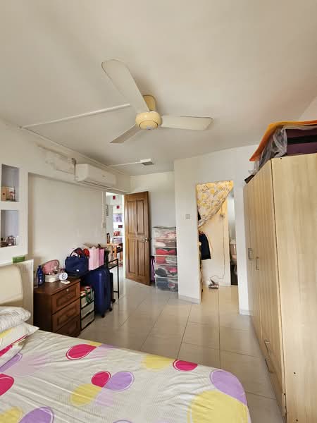 545 Ang Mo Kio Avenue 10 HDB Flat For Sale at S$ 778,000 | PropertyGuru Singapore - Bedroom