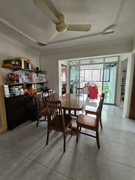 545 Ang Mo Kio Avenue 10 HDB Flat For Sale at S$ 778,000 | PropertyGuru Singapore - Dining Room