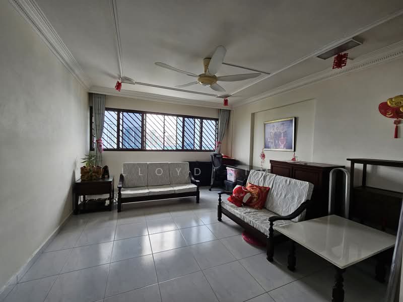 545 Ang Mo Kio Avenue 10, 545 Ang Mo Kio Avenue 10, 3 Bedrooms, 1,270 sqft, HDB Flat For Sale, by Lloyd Lim, 500038522 - Living Room - PropertyGuru.com.sg