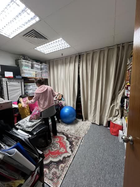 Textile Centre, 200 Jalan Sultan, Beach Road / Bugis / Rochor, 990 sqft, Mall Shop For Sale, by Brendon Kuay, 500038552 - Interior - CommercialGuru.com.sg