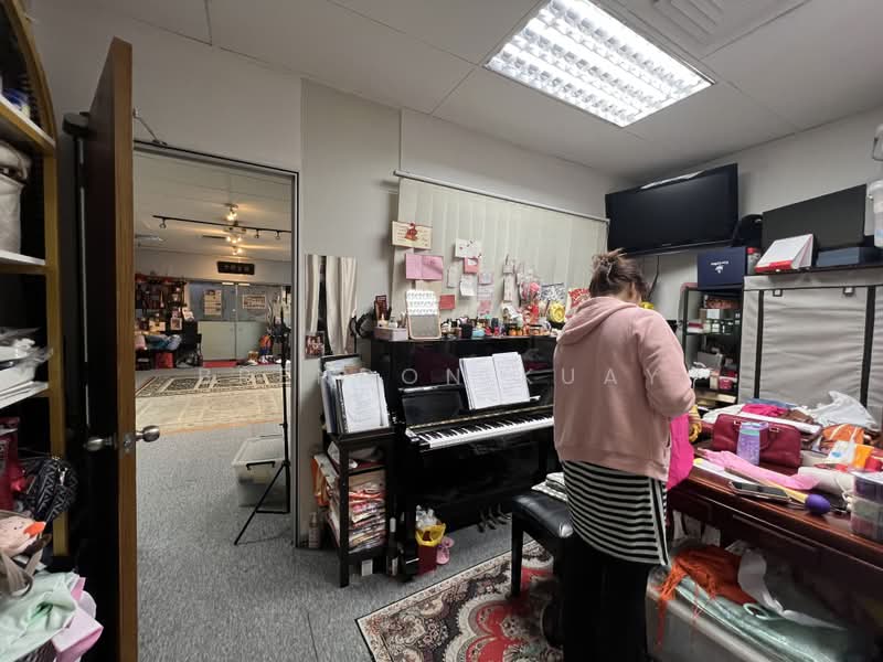 Textile Centre, 200 Jalan Sultan, Beach Road / Bugis / Rochor, 990 sqft, Mall Shop For Sale, by Brendon Kuay, 500038552 - Interior - CommercialGuru.com.sg