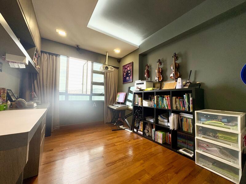 676D Punggol Drive HDB Flat For Sale at S$ 680,000 | PropertyGuru Singapore - Study