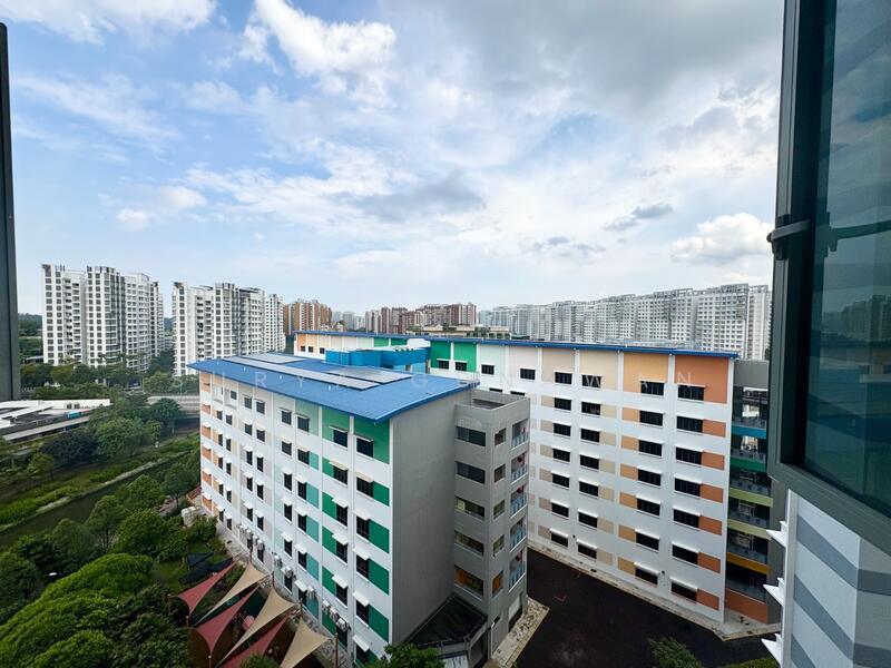 676D Punggol Drive HDB Flat For Sale at S$ 680,000 | PropertyGuru Singapore - Exterior