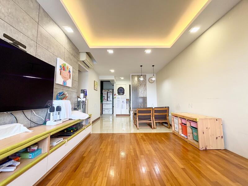 676D Punggol Drive HDB Flat For Sale at S$ 680,000 | PropertyGuru Singapore - Living Room