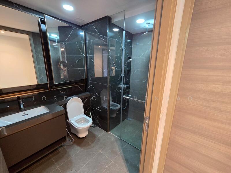 The Florence Residences Condominium For Sale at S$ 1,199,000 | PropertyGuru Singapore - Bathroom
