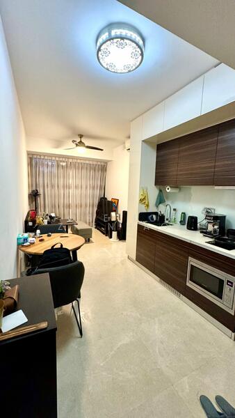 Commonwealth Towers Condominium For Sale at S$ 948,000 | PropertyGuru Singapore - Living Room