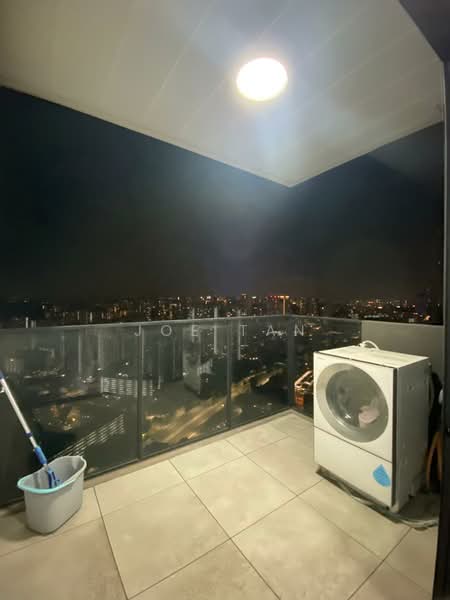 Avenue South Residence, 11 Silat Avenue, 1 Bedroom, 527 sqft, Condominium For Sale, by Joe Tan, 500038884 - Balcony - PropertyGuru.com.sg