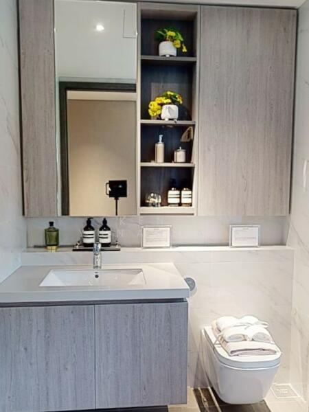 The LakeGarden Residences Condominium For Sale at S$ 2,743,000 | PropertyGuru Singapore - Bathroom