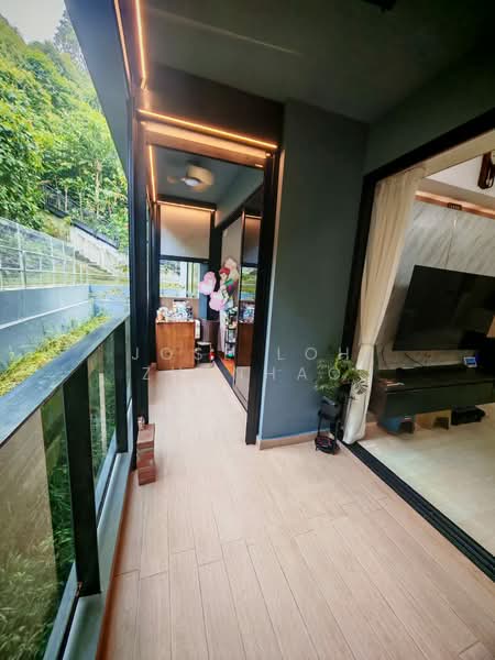 Kent Ridge Hill Residences, 62 South Buona Vista Road, 3 Bedrooms, 1,044 sqft, Condominium For Sale, by Jose Loh Zhenhao, 500038944 - Balcony - PropertyGuru.com.sg