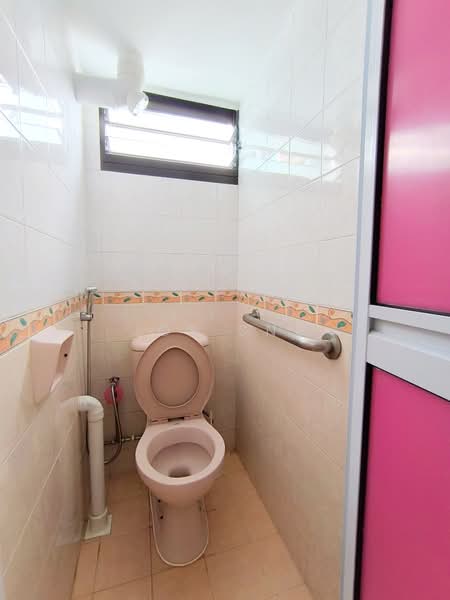 44 Sims Drive, 44 Sims Drive, Room Rental, 200 sqft, HDB Flat For Rent, by Joy Sng, 500038947 - Bathroom - PropertyGuru.com.sg