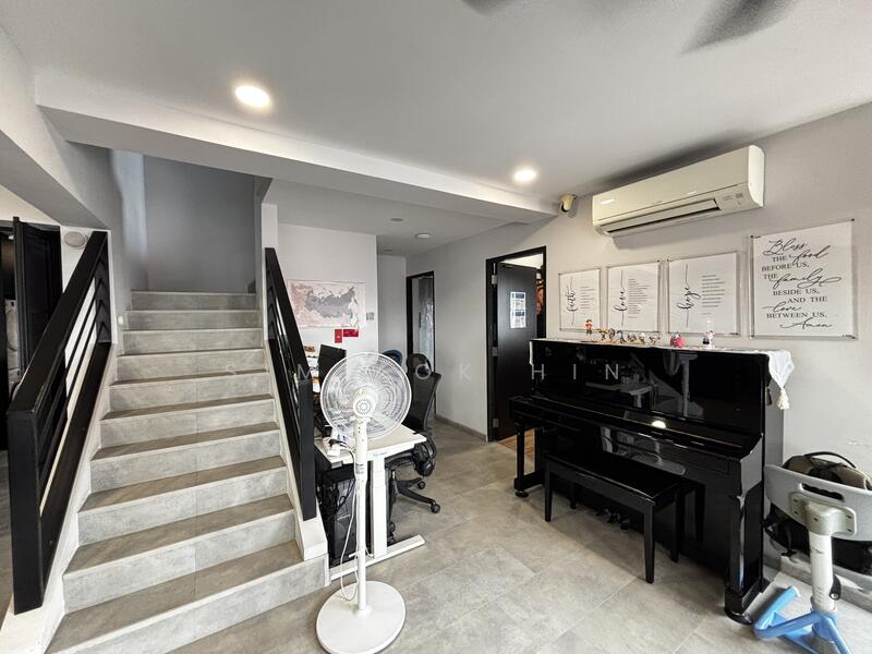 Additional study & piano space