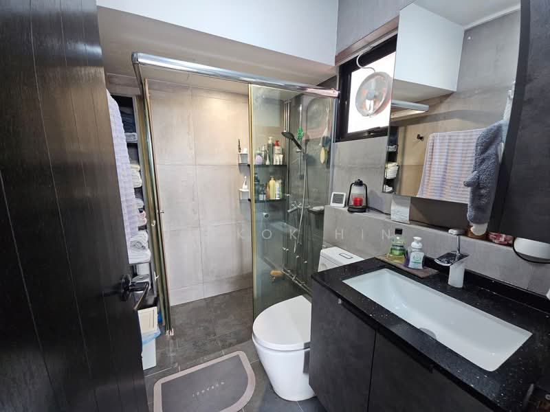 286 Bishan Street 24 HDB Flat For Sale at S$ 1,550,000 | PropertyGuru Singapore - Bathroom