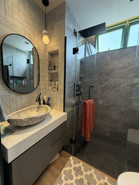 Signature Park Condominium For Sale at S$ 1,980,000 | PropertyGuru Singapore - Bathroom