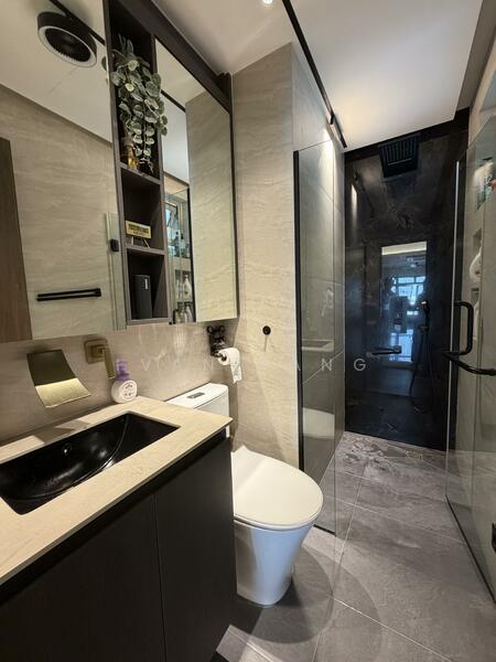 Signature Park Condominium For Sale at S$ 1,980,000 | PropertyGuru Singapore - Bathroom