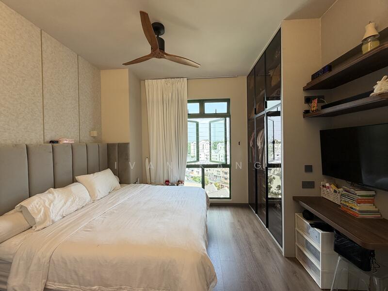 Signature Park Condominium For Sale at S$ 1,980,000 | PropertyGuru Singapore - Bedroom