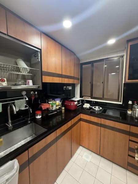 The Mayfair, 1 Jurong East Street 32, Boon Lay / Jurong / Tuas, 2 Bedrooms, 893 sqft, Condominium For Sale, by Lily Tan, 500039085 - Kitchen - PropertyGuru.com.sg